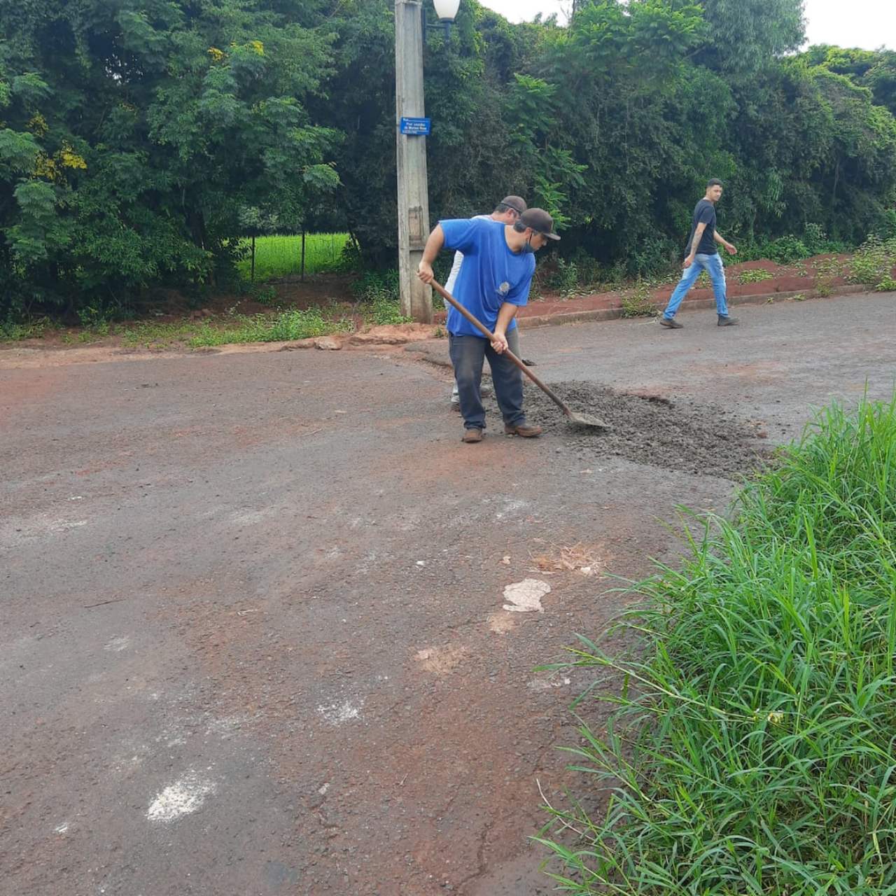 Serviços realizados pelo Departamento de Obras nesta segunda-feira (24)